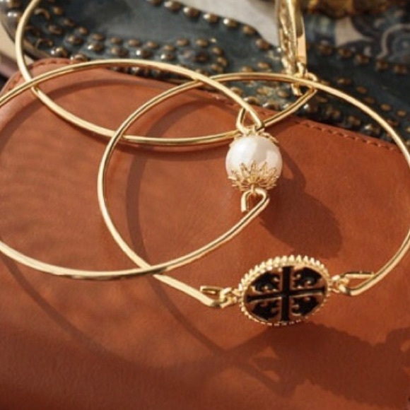 Gold Cuff Bracelet 3-piece Set - Picture 2 of 2